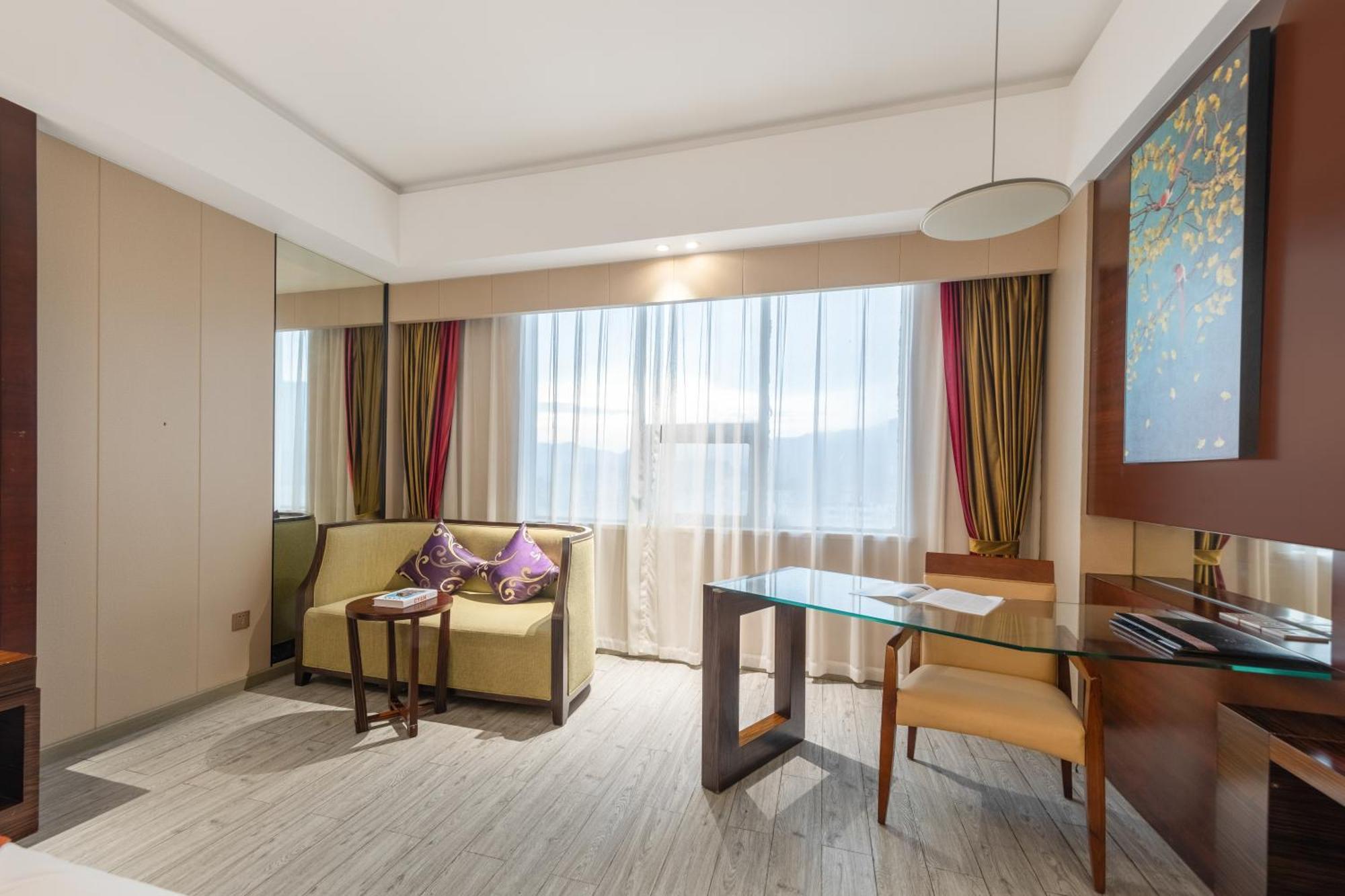 King Royal Hotel Yunfu Exterior foto
